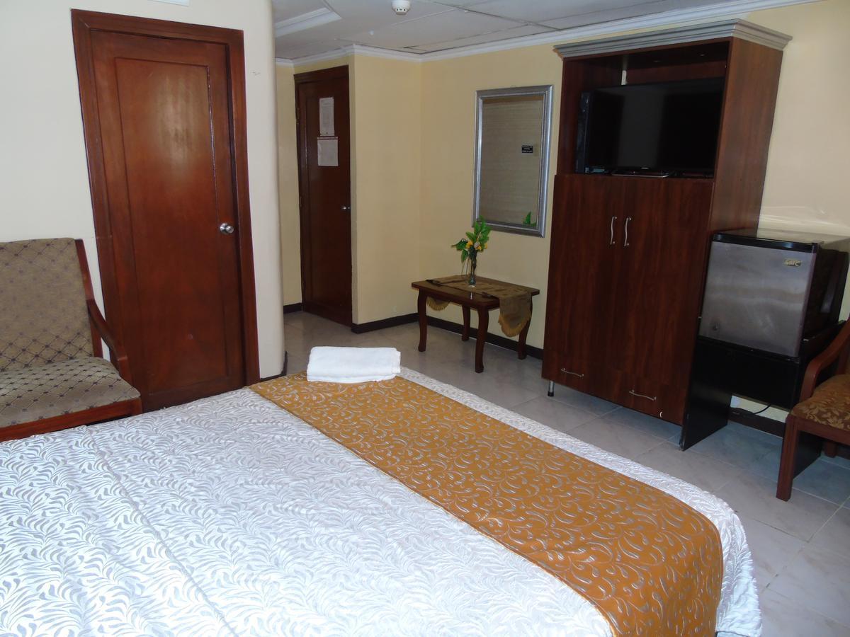 Hotel Malecon Inn جواياكيل المظهر الخارجي الصورة